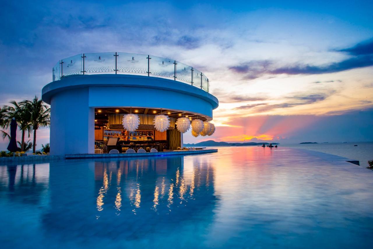 Royal Wing Suites & Spa Pattaya Extérieur photo