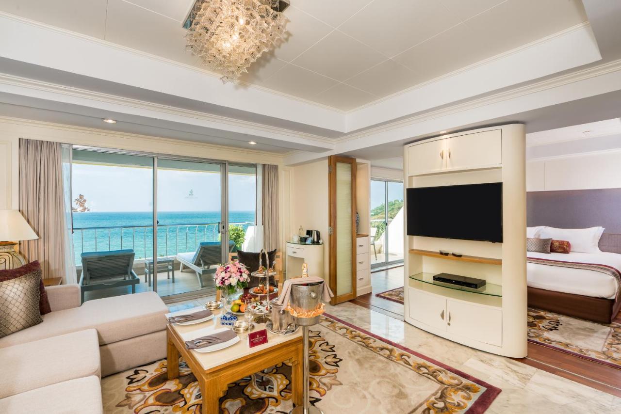 Royal Wing Suites & Spa Pattaya Extérieur photo